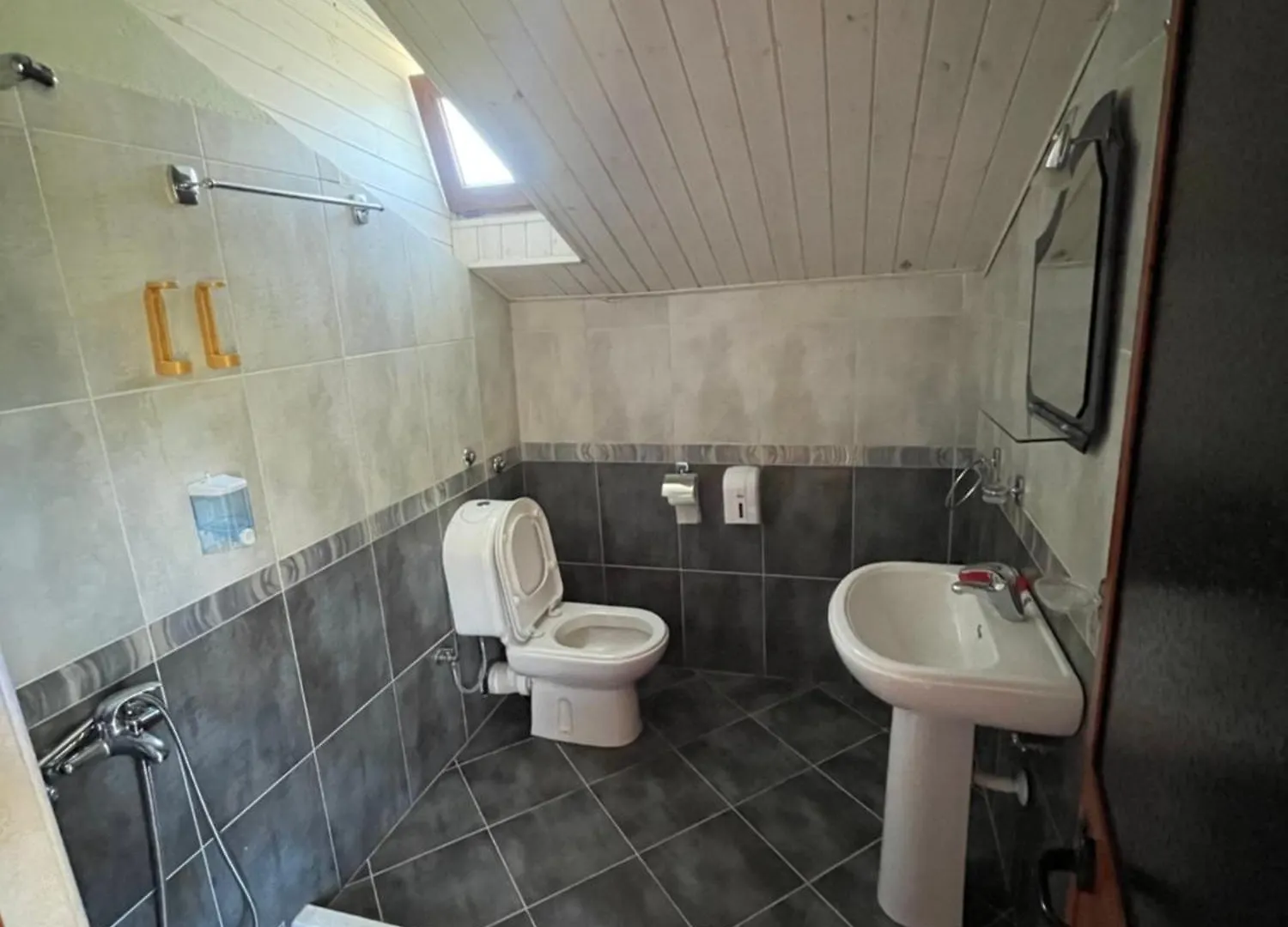 Lura Hotel Fushe-Lure