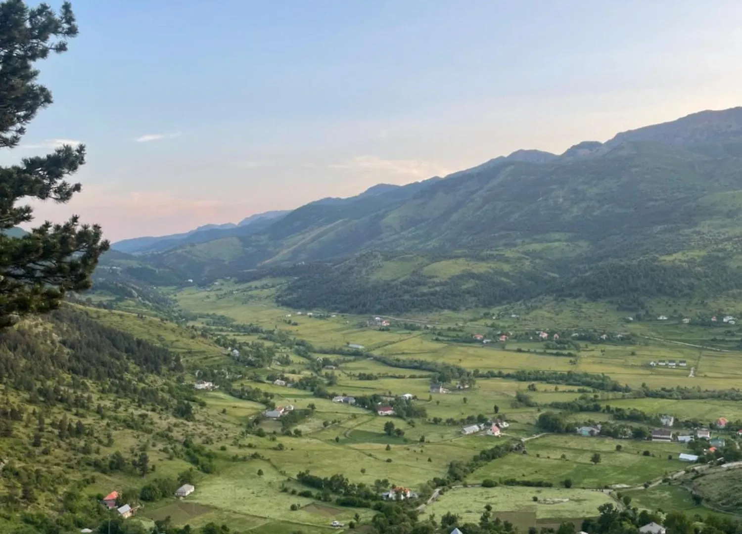 Lura Hotel Fushe-Lure 0*,  Albanien