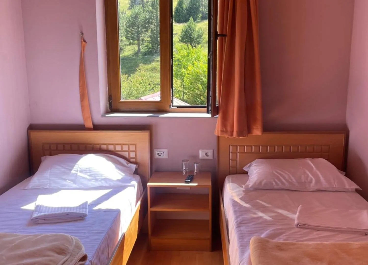 Lura Hotel Fushe-Lure 0*,